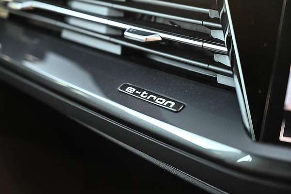 2024 Audi Q4 e-tron 45 F4