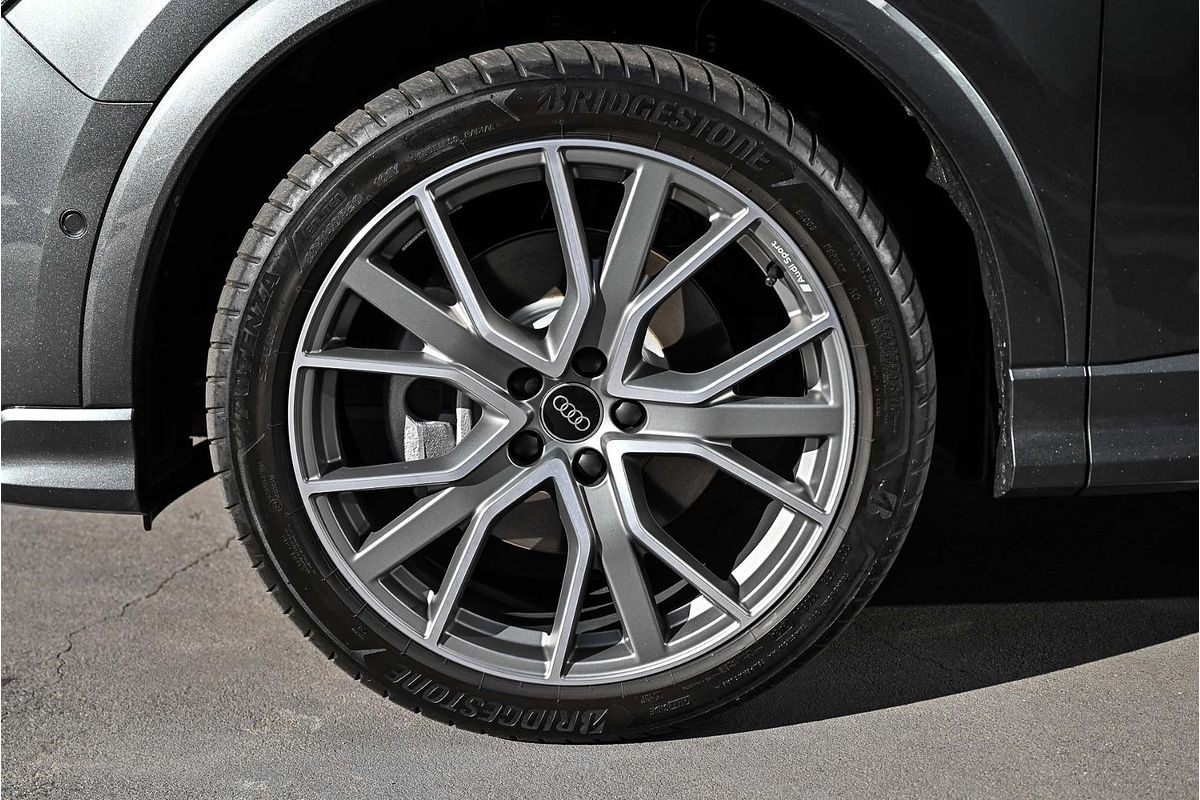 2024 Audi Q3 40 TFSI S line F3