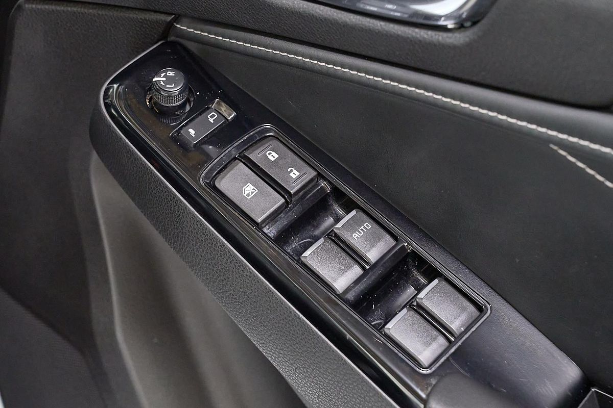 2023 Isuzu MU-X LS-T