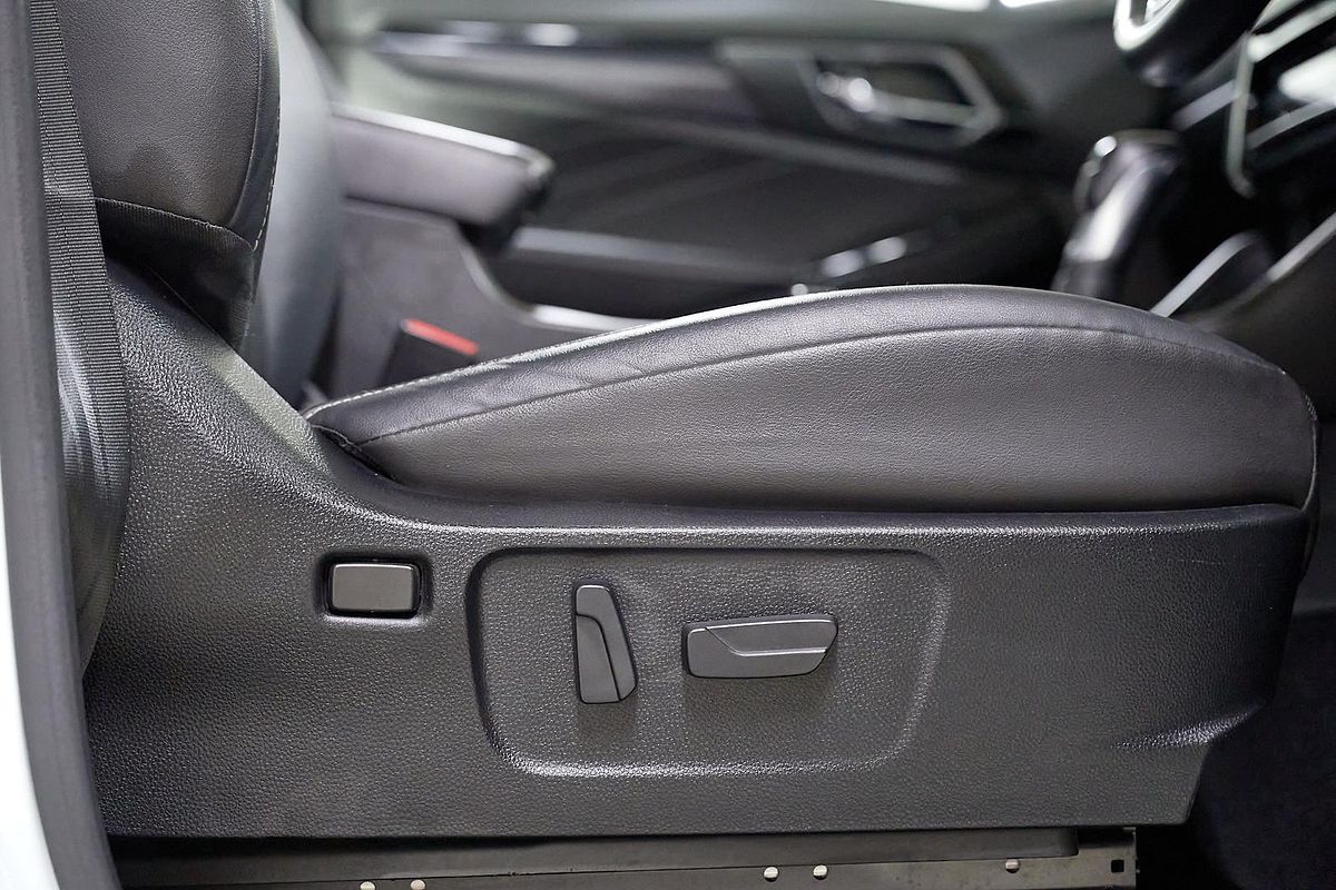 2023 Isuzu MU-X LS-T