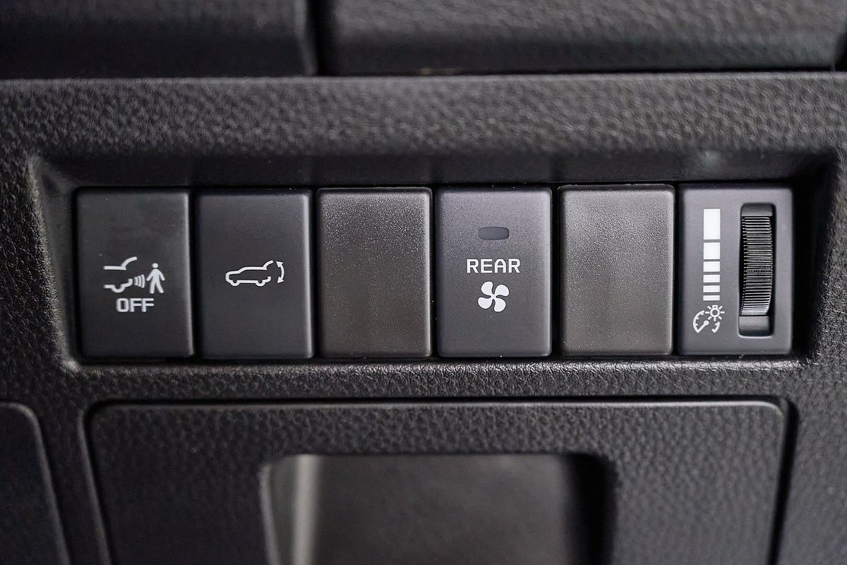 2023 Isuzu MU-X LS-T