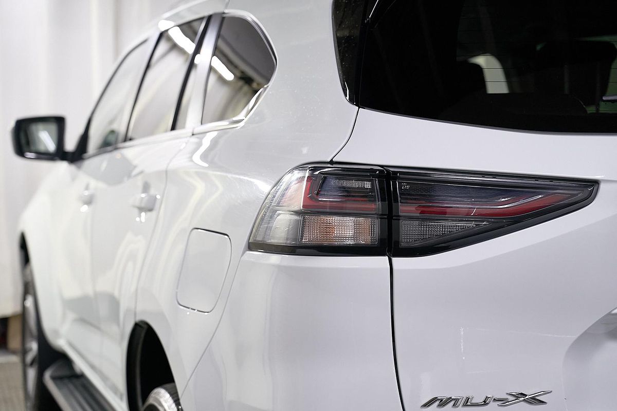 2023 Isuzu MU-X LS-T