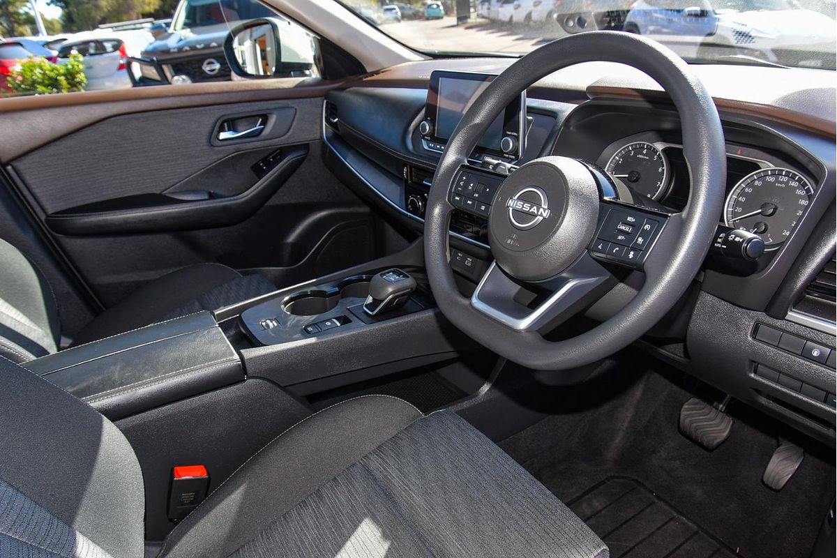 2024 Nissan X-TRAIL ST T33
