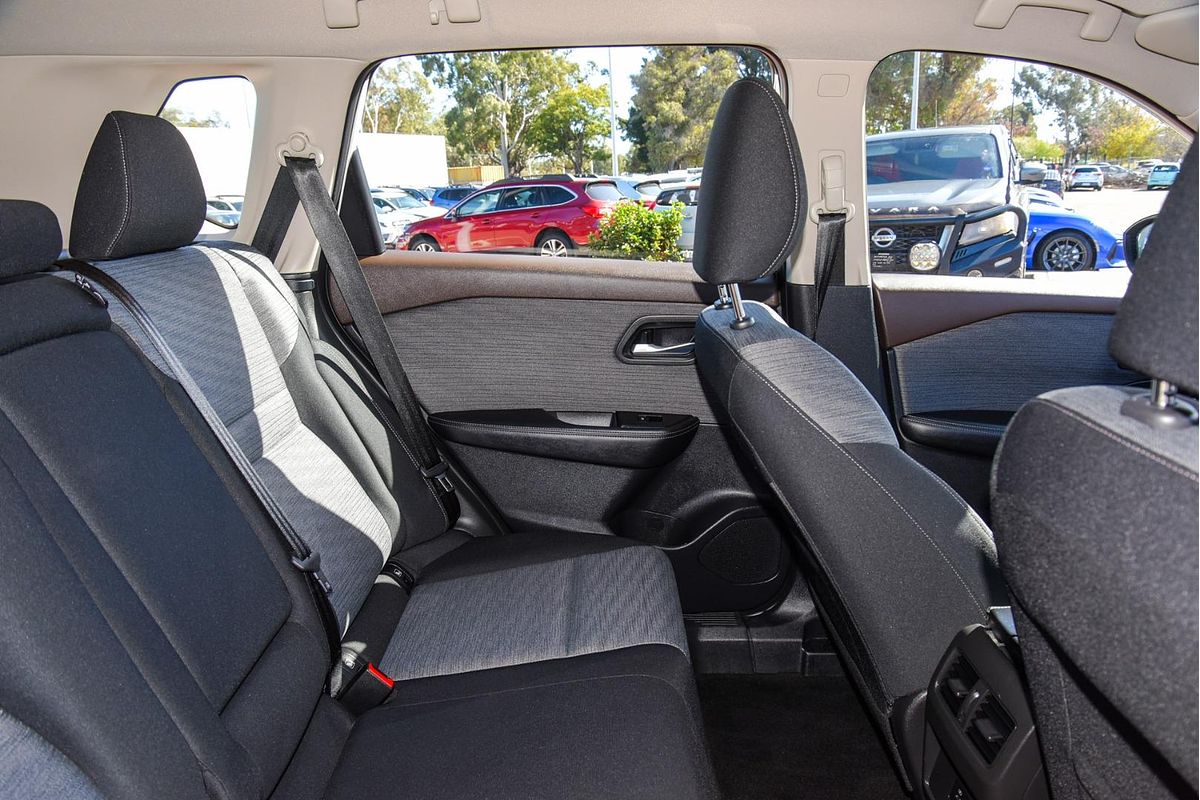 2024 Nissan X-TRAIL ST T33