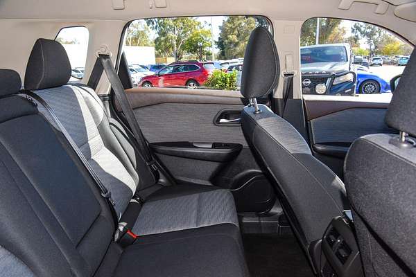 2024 Nissan X-TRAIL ST T33