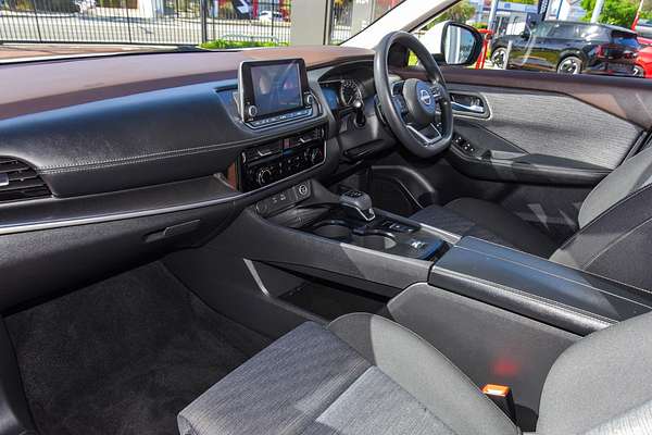 2024 Nissan X-TRAIL ST T33