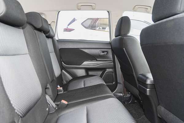 2016 Mitsubishi Outlander XLS ZK