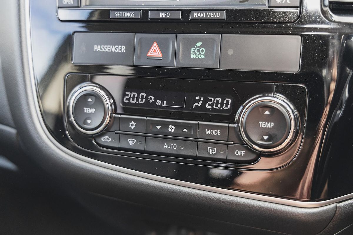 2016 Mitsubishi Outlander XLS ZK