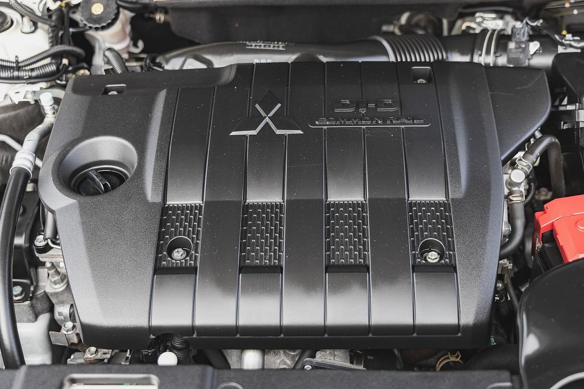 2016 Mitsubishi Outlander XLS ZK