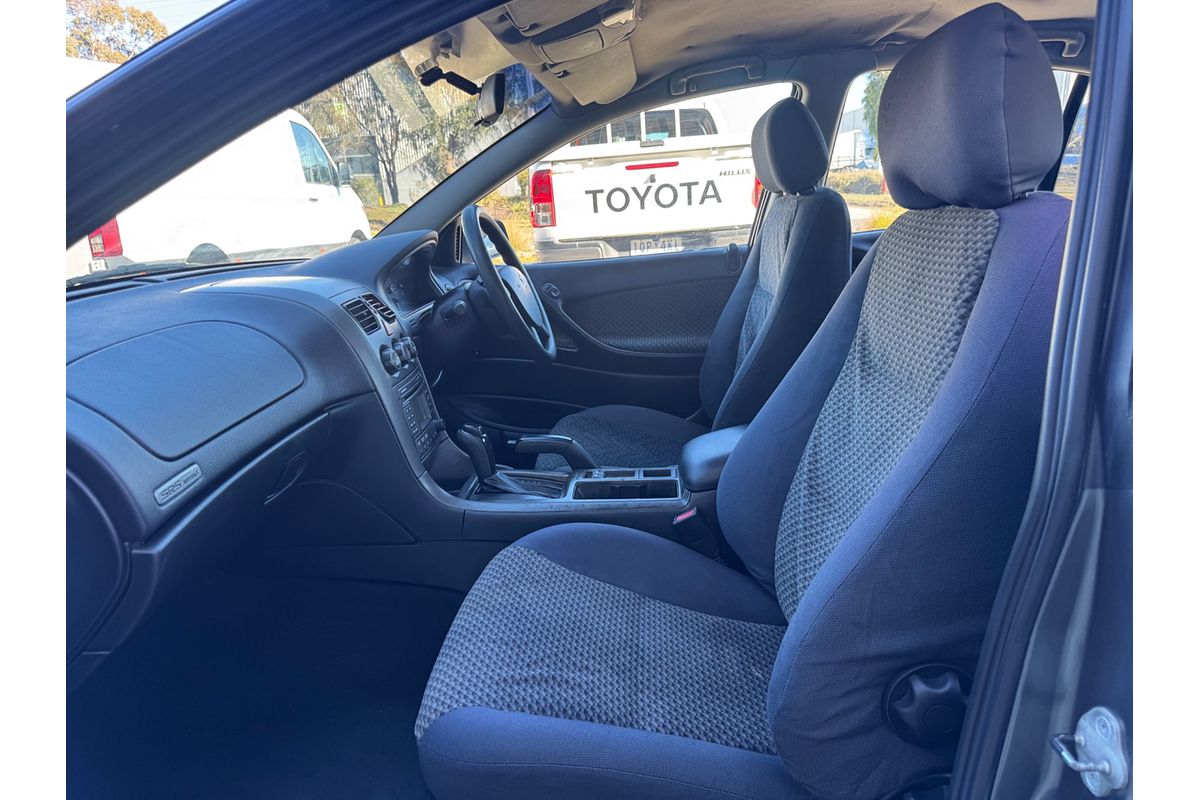 2004 Holden Commodore Executive VY II