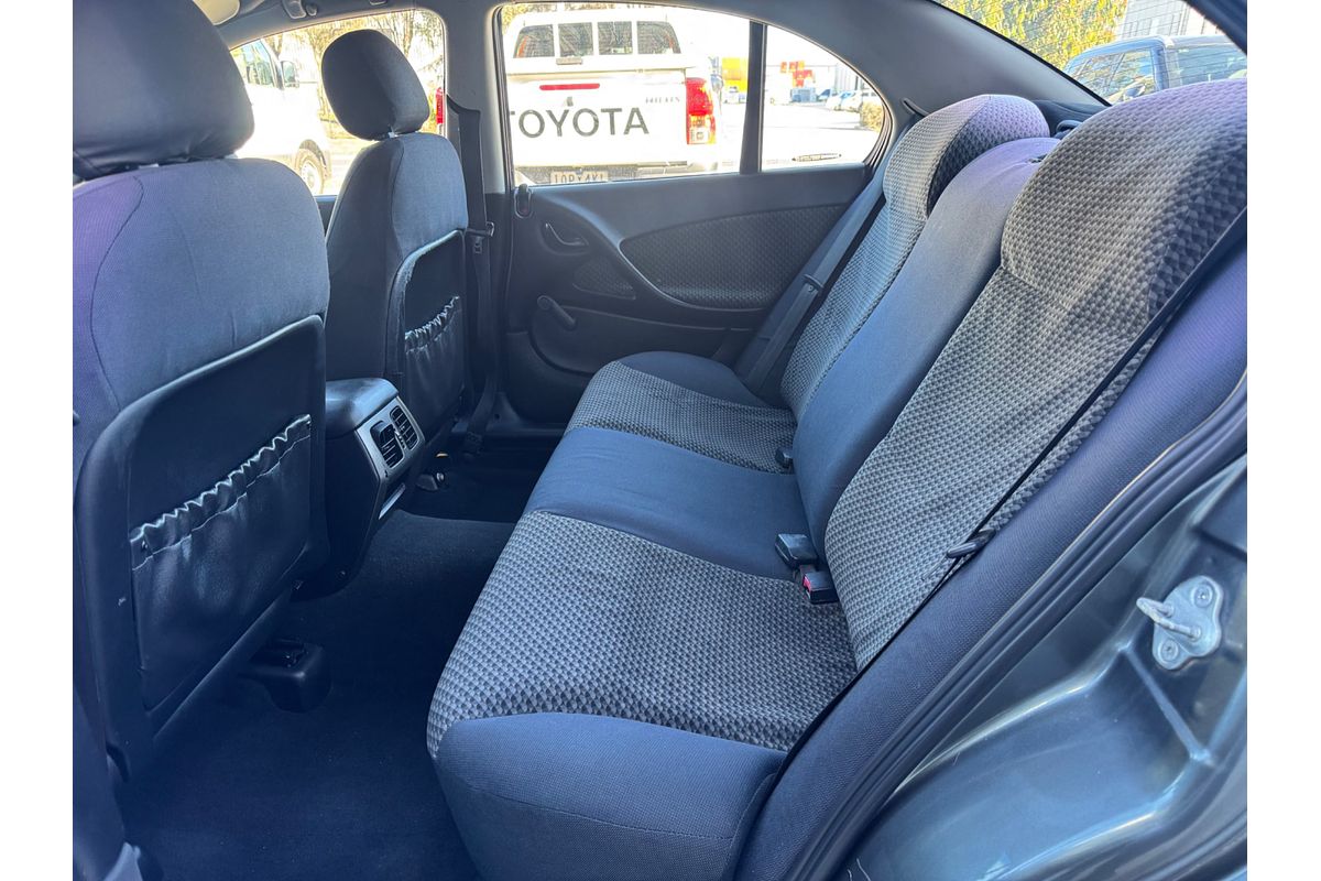 2004 Holden Commodore Executive VY II