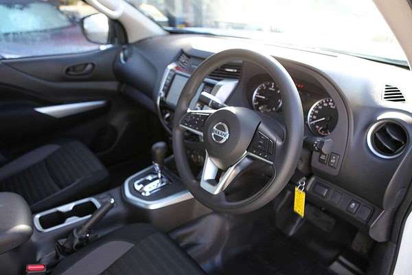 2025 Nissan Navara SL D23 4X4