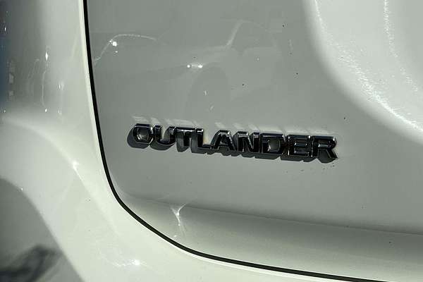 2020 Mitsubishi Outlander LS ZL