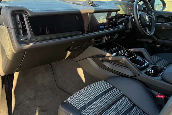 2024 Porsche Cayenne GTS 9YB II