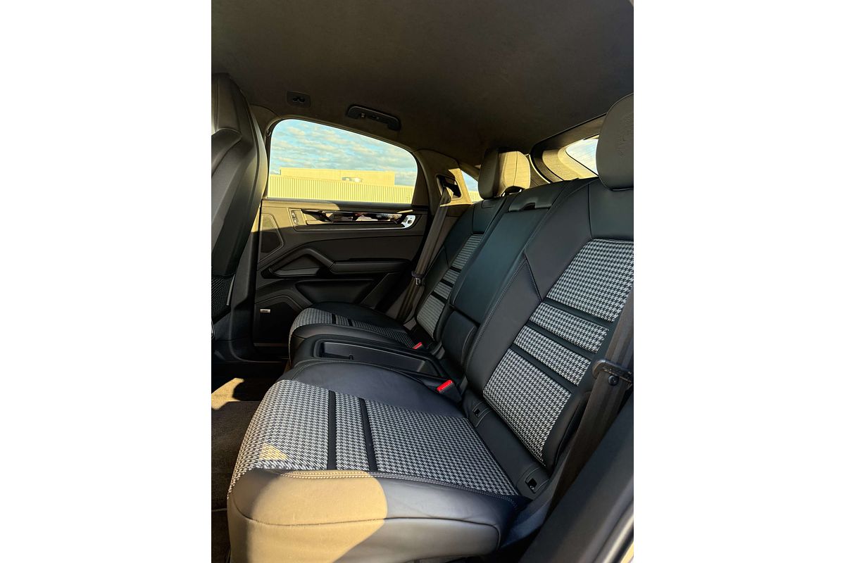 2024 Porsche Cayenne GTS 9YB II