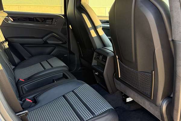 2024 Porsche Cayenne GTS 9YB II