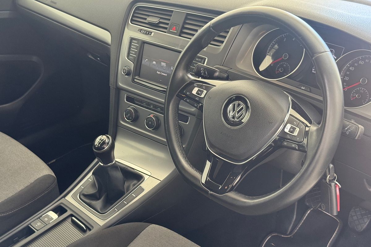 2016 Volkswagen Golf 92TSI 7