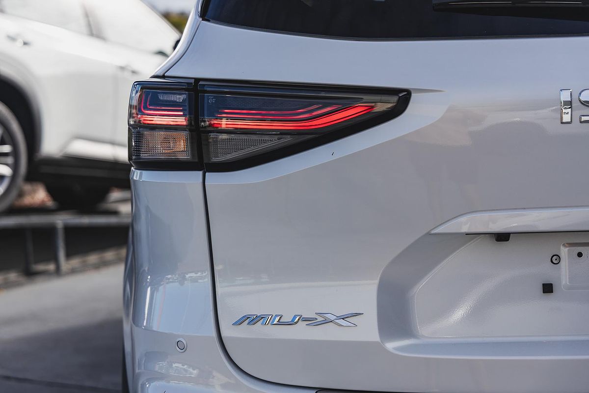2023 Isuzu MU-X LS-T