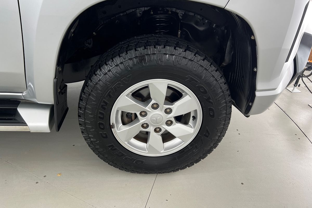 2019 Mitsubishi Triton GLX+ MR 4X4