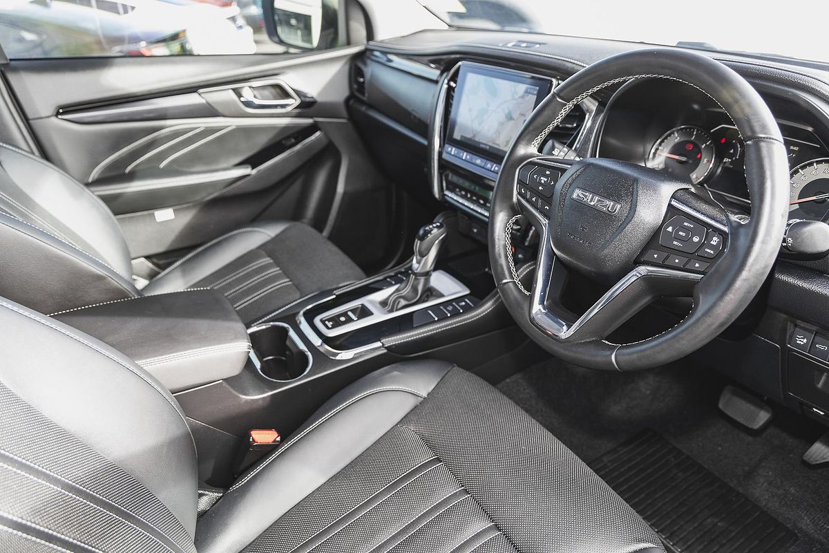 2023 Isuzu MU-X LS-T