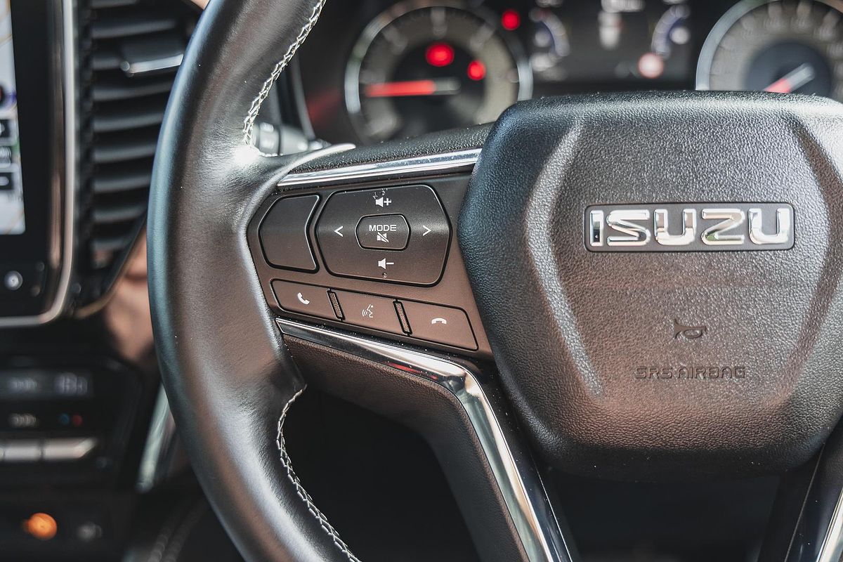 2023 Isuzu MU-X LS-T