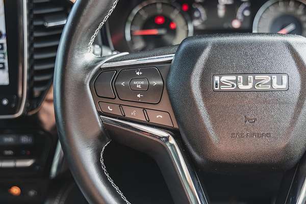 2023 Isuzu MU-X LS-T