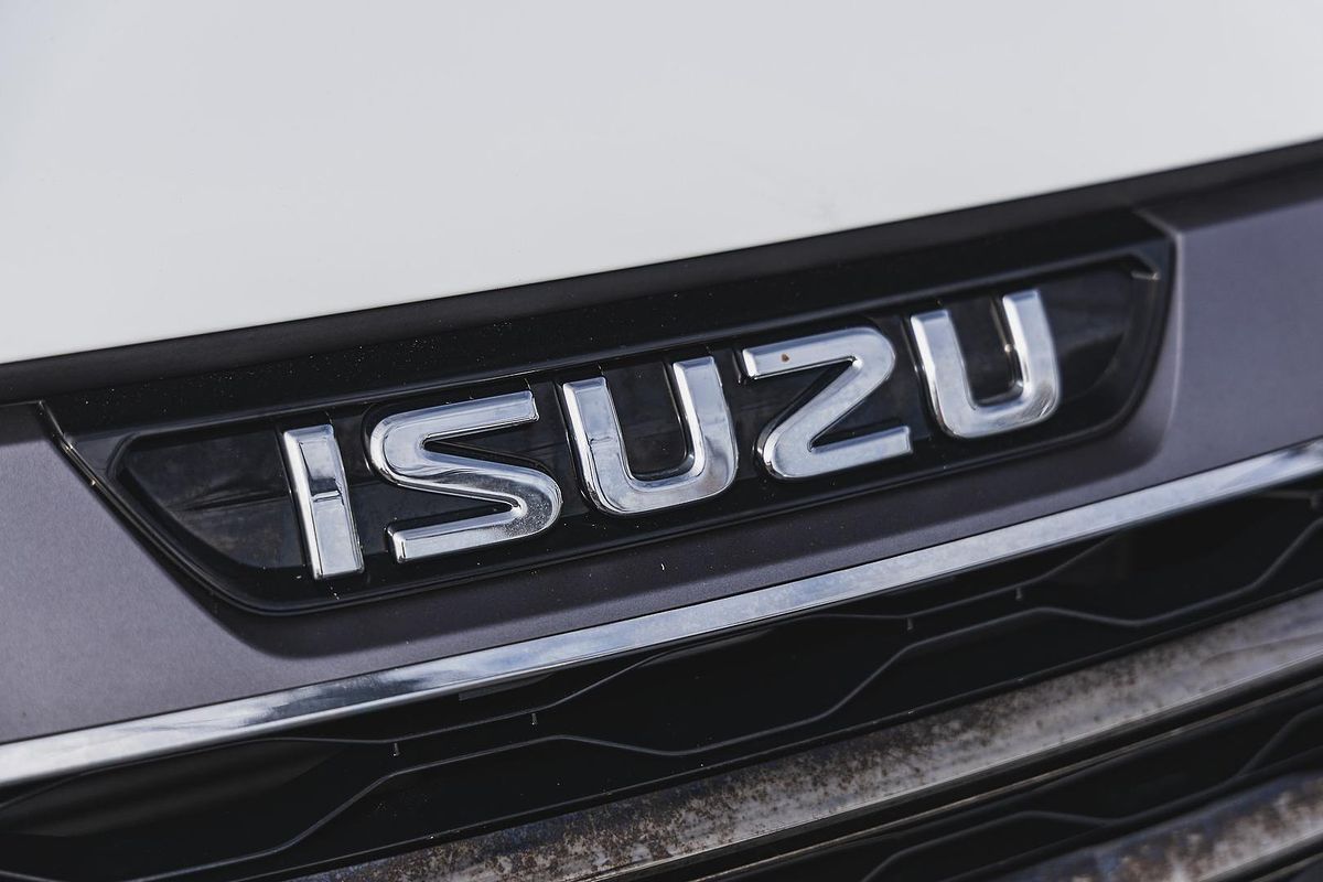 2023 Isuzu MU-X LS-T