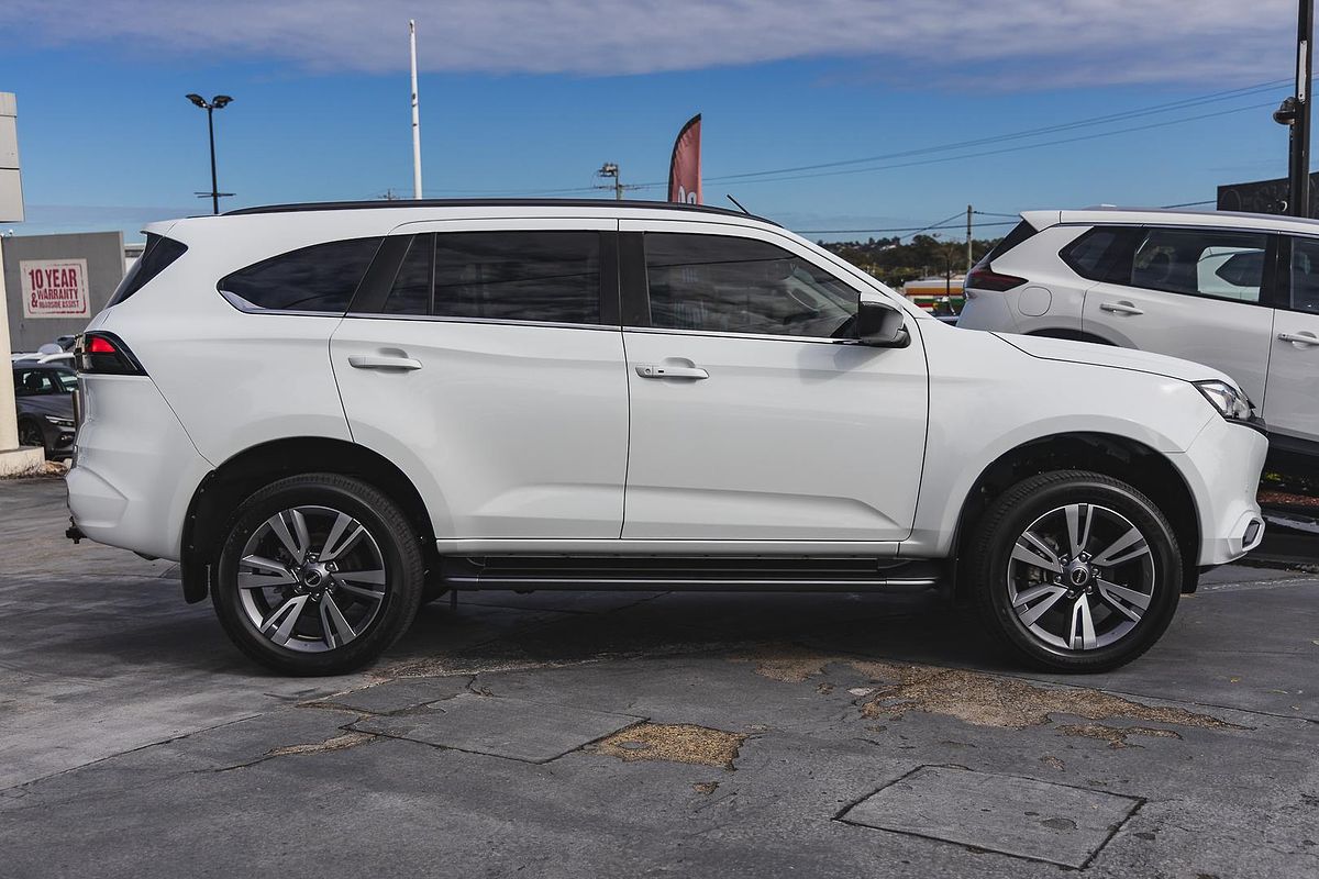 2023 Isuzu MU-X LS-T