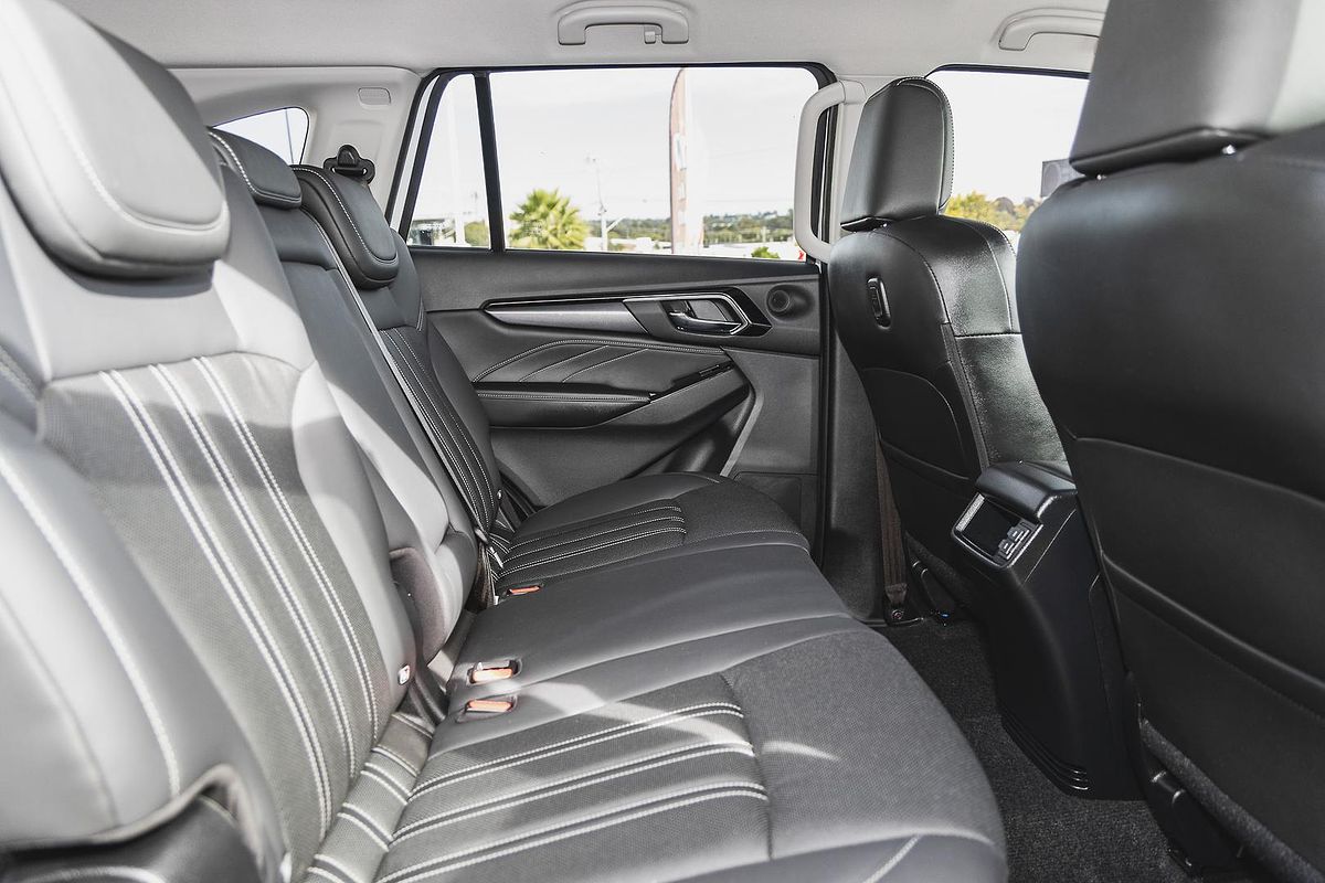 2023 Isuzu MU-X LS-T