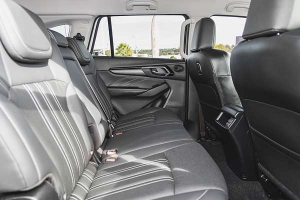 2023 Isuzu MU-X LS-T