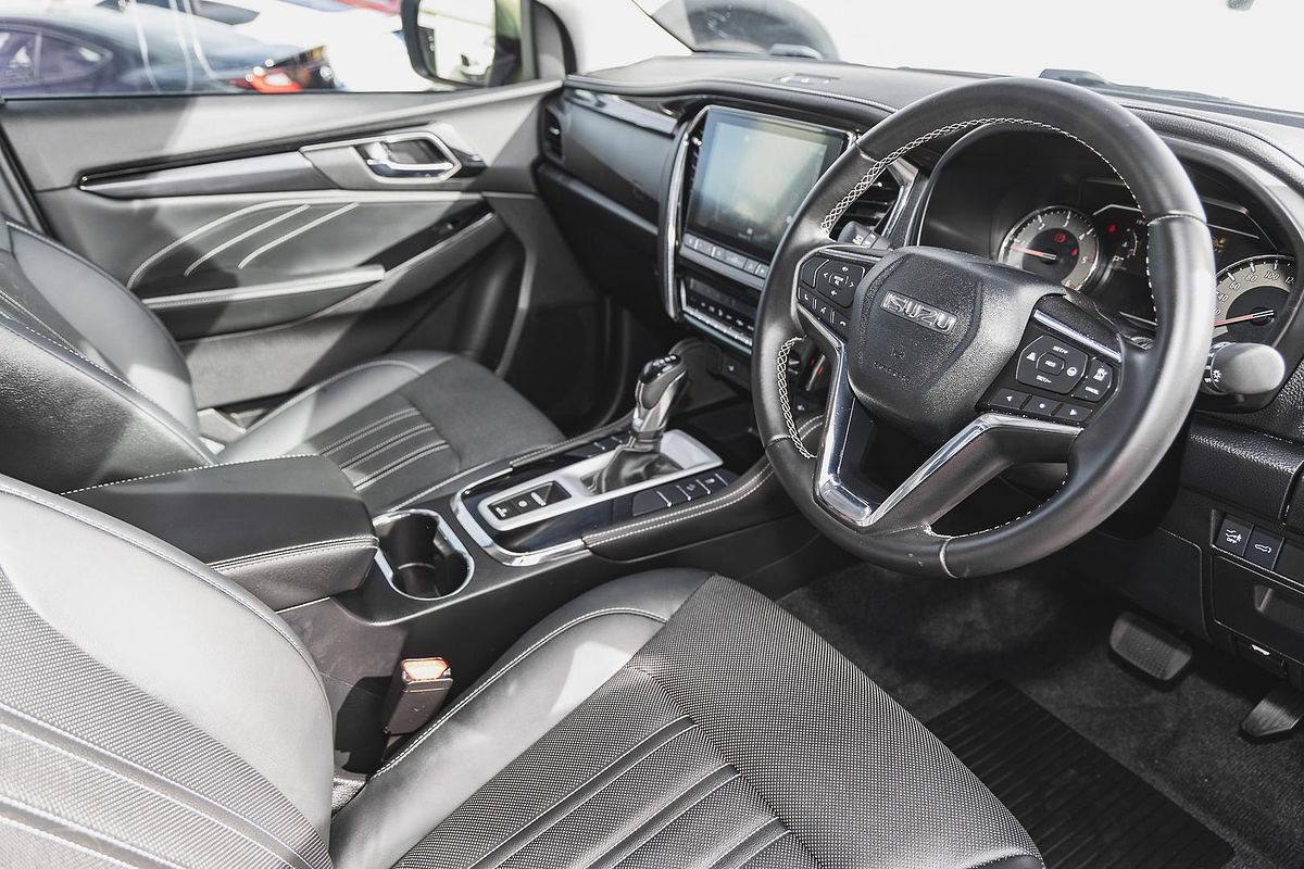 2023 Isuzu MU-X LS-T