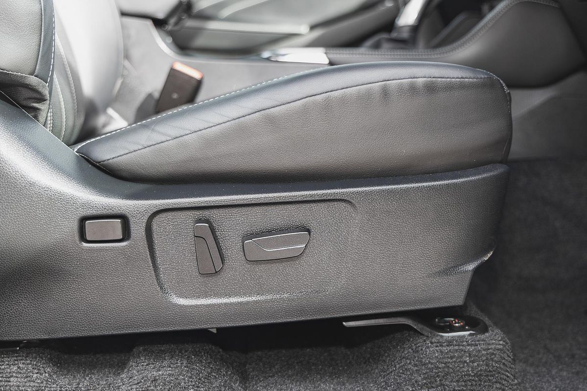 2023 Isuzu MU-X LS-T