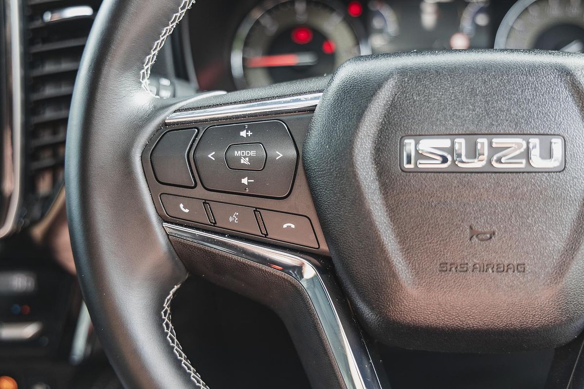 2023 Isuzu MU-X LS-T