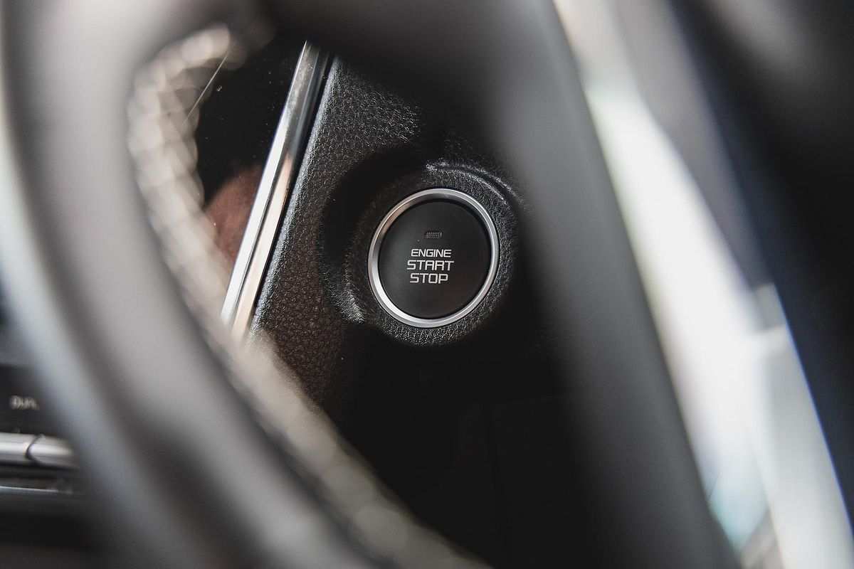 2023 Isuzu MU-X LS-T