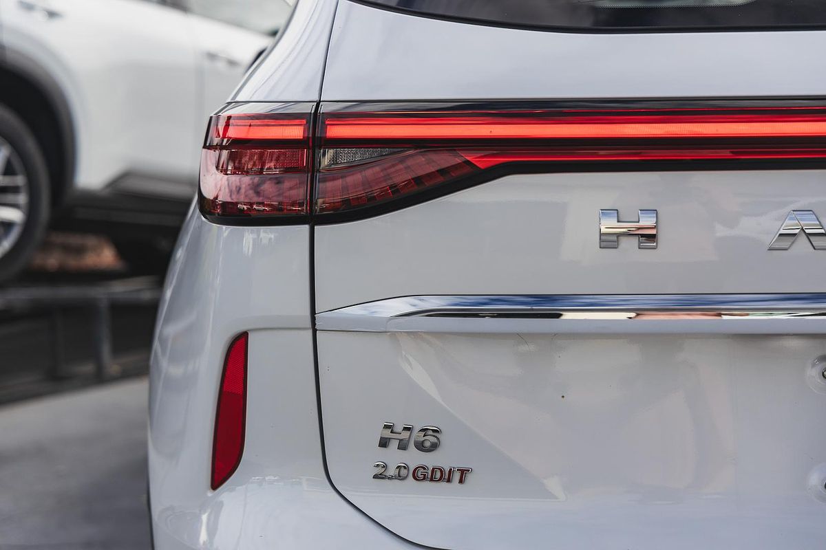 2022 GWM H6 Lux B01
