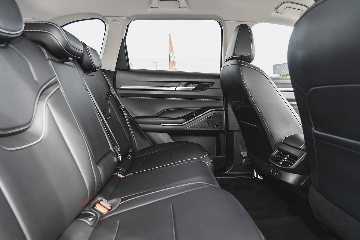 2022 GWM H6 Lux B01