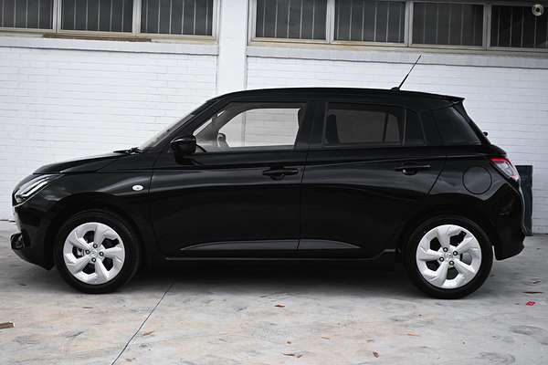 2025 Suzuki Swift Hybrid Plus UZ