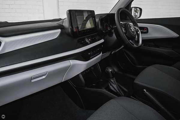 2025 Suzuki Swift Hybrid Plus UZ