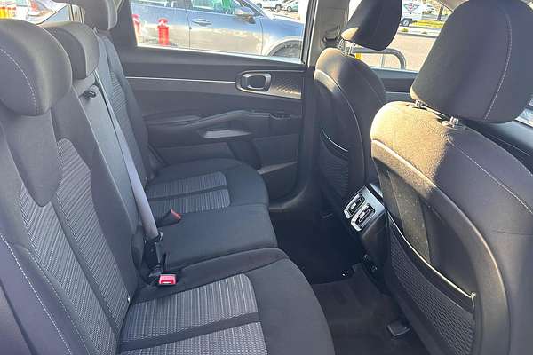 2023 Kia Sorento S MQ4