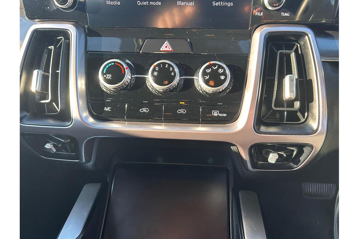 2023 Kia Sorento S MQ4