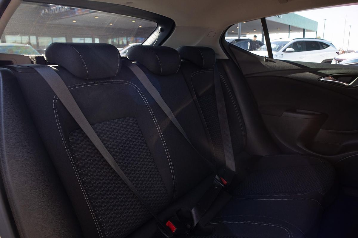 2018 Holden Astra R BK