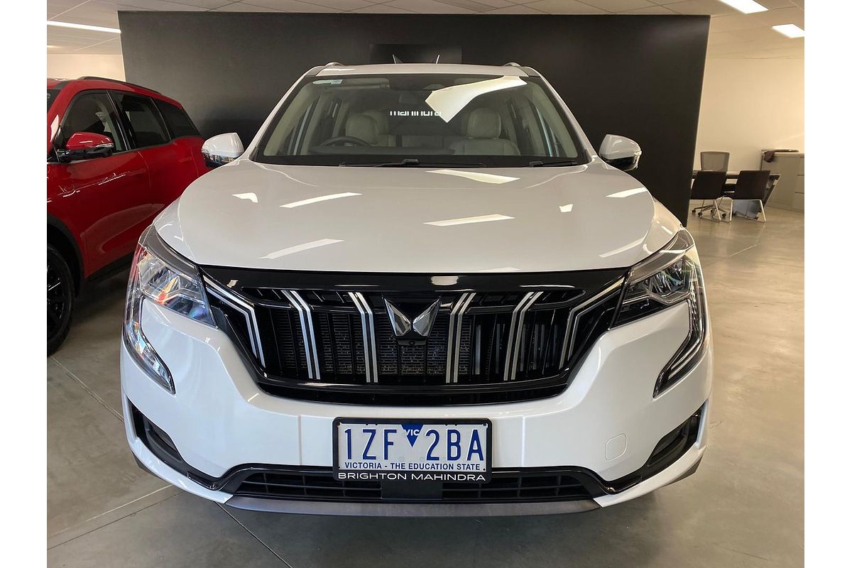 2023 Mahindra XUV700 AX7L