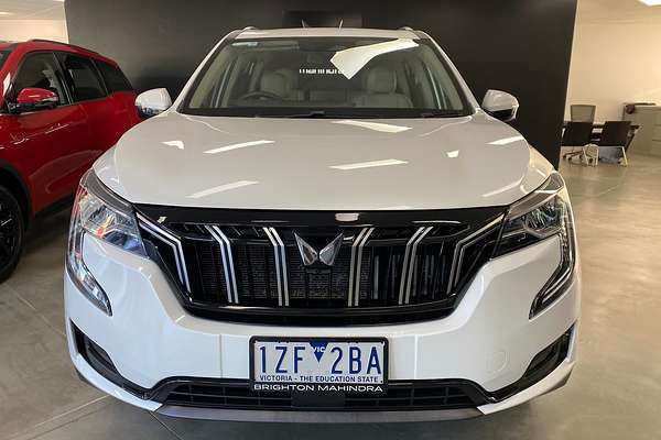 2023 Mahindra XUV700 AX7L