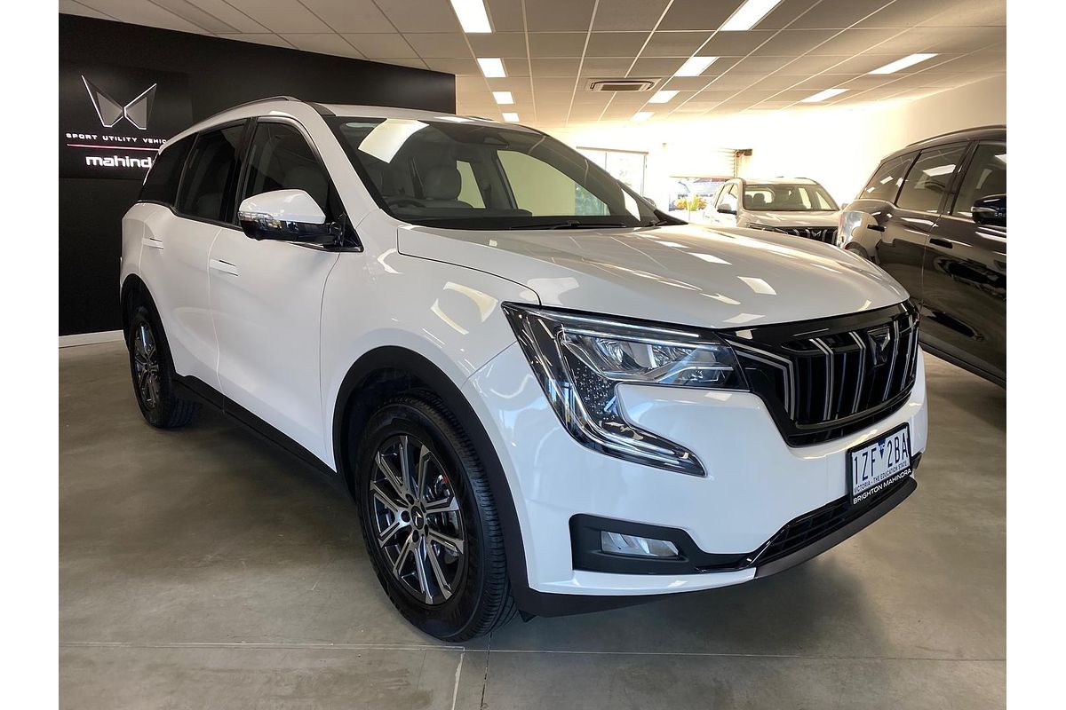 2023 Mahindra XUV700 AX7L