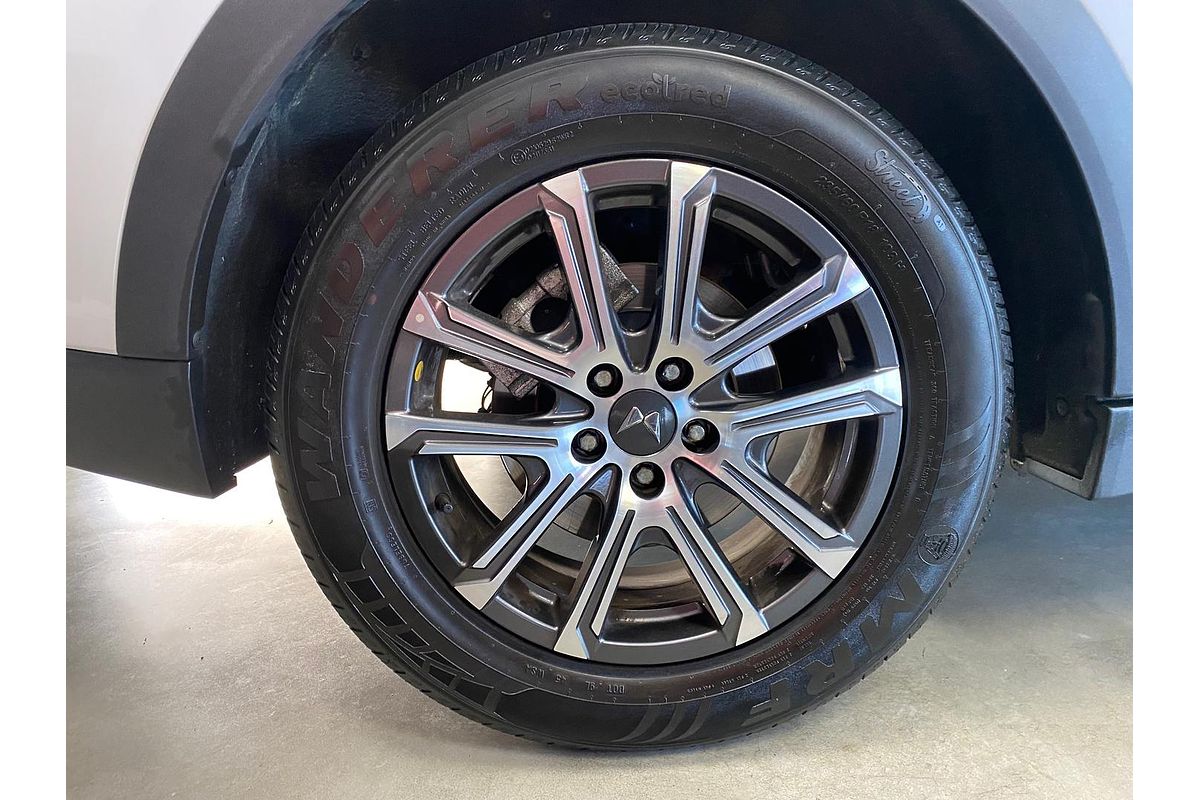 2023 Mahindra XUV700 AX7L