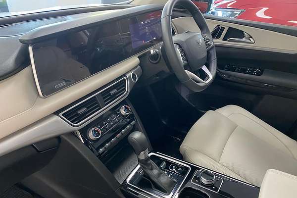 2023 Mahindra XUV700 AX7L