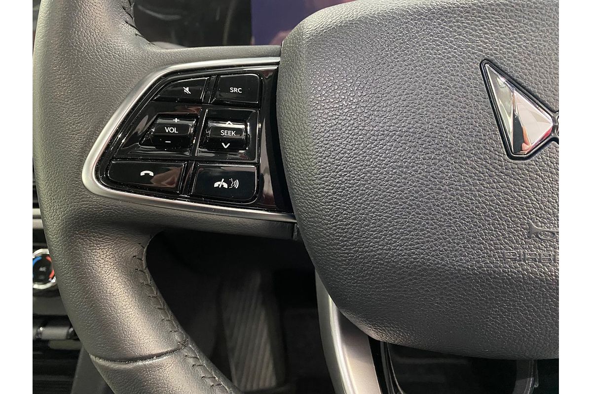 2023 Mahindra XUV700 AX7L