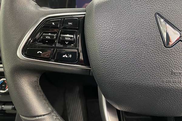 2023 Mahindra XUV700 AX7L