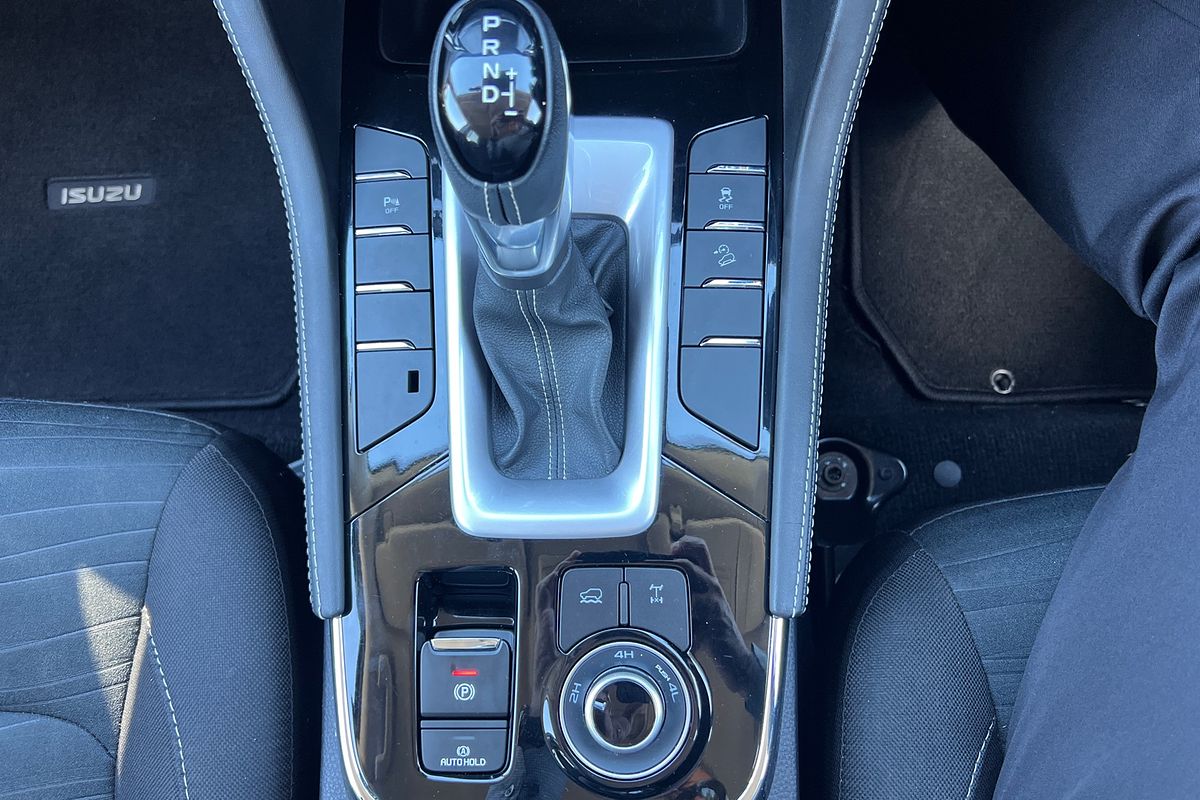 2021 Isuzu MU-X LS-U