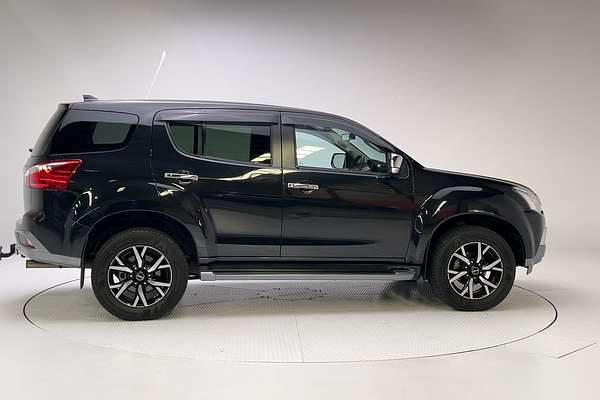 2021 Isuzu MU-X LS-U